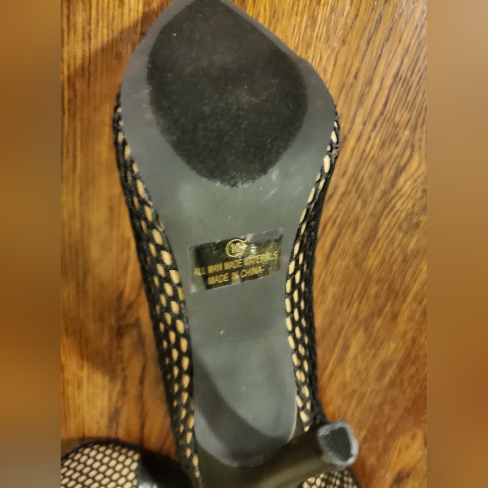 Boots - Picture 3 of 3